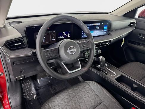 Certified 2025 Nissan Kicks SV AWD/4WD image 9