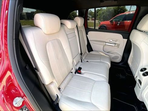 Used 2022 Mercedes-Benz GLB 250 w/ Premium Package Lite image 20