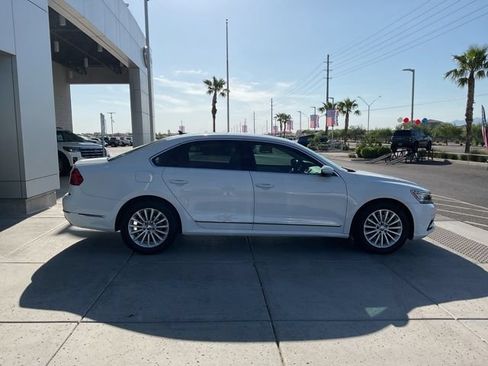 Used 2016 Volkswagen Passat 1.8T SE FWD image 8