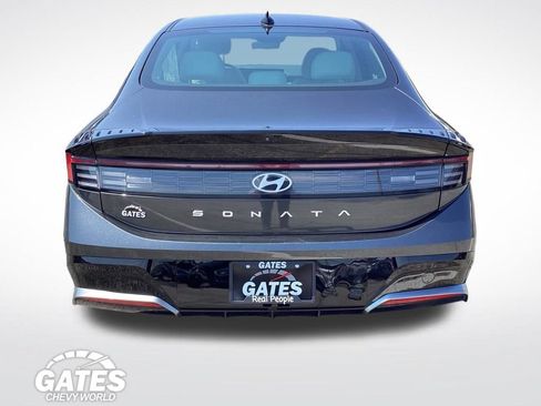 Used 2025 Hyundai Sonata SEL FWD image 8