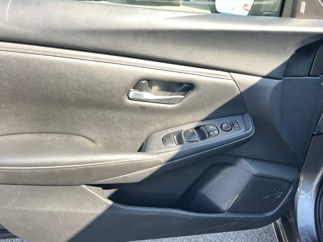 Used 2024 Nissan Sentra SV FWD image 25