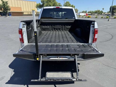 Used 2018 Ford F150 XLT w/ Equipment Group 302A Luxury AWD/4WD image 10