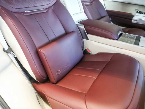 New 2024 Land Rover Range Rover SV image 42