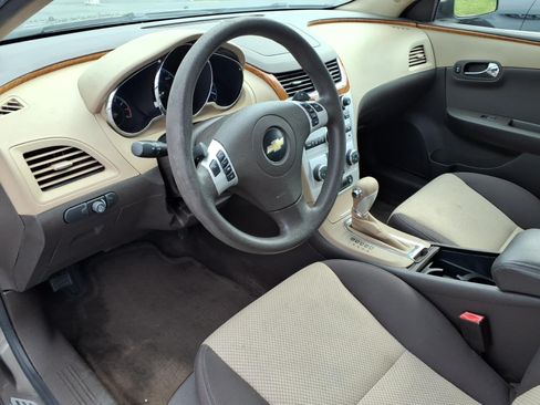 Used 2010 Chevrolet Malibu LT w/ Power Convenience Package FWD image 5