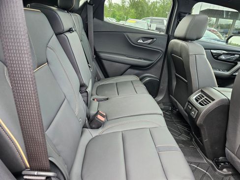 Used 2025 Chevrolet Blazer Premier w/ Driver Confidence II Package image 18