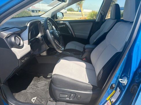 Used 2018 Toyota RAV4 XLE image 5