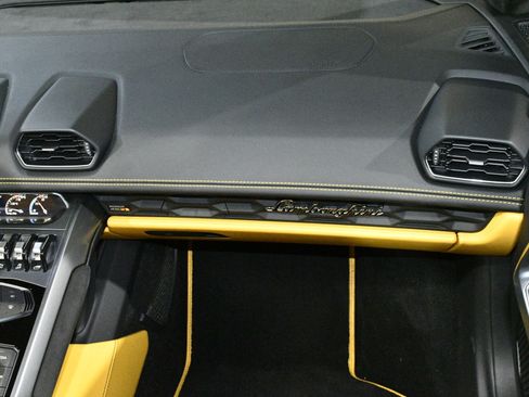 Used 2018 Lamborghini Huracan LP 580-2 image 24