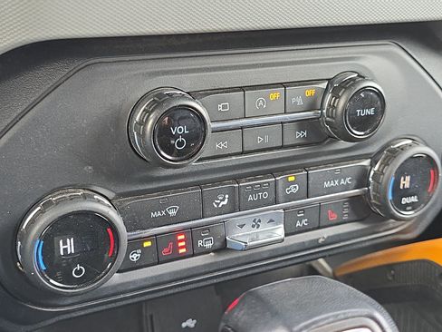 Used 2021 Ford Bronco Badlands image 18