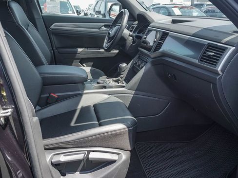 Used 2020 Volkswagen Atlas Cross Sport SE w/ Panoramic Sunroof Package AWD/4WD image 12