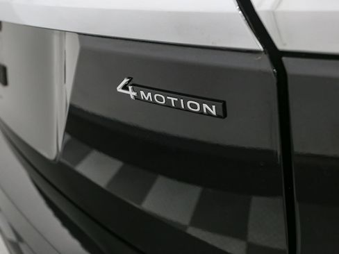 Used 2023 Volkswagen Atlas SE w/ Panoramic Sunroof Package AWD/4WD image 13