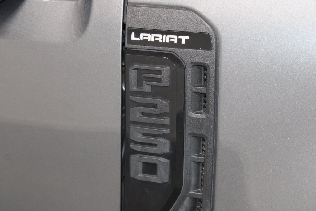 Used 2023 Ford F250 Lariat w/ Sport Appearance Package AWD/4WD image 12