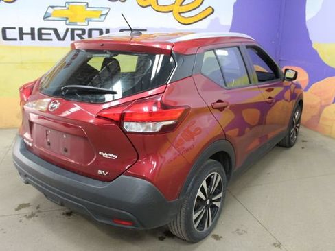 Used 2019 Nissan Kicks SV FWD image 8