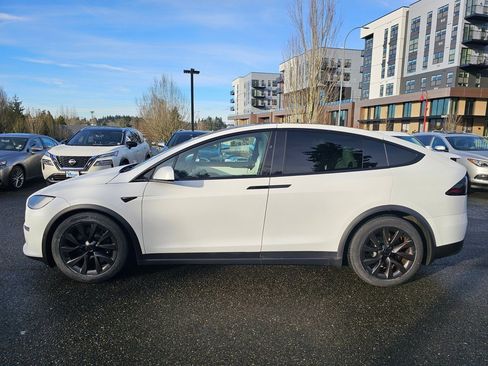 Used 2023 Tesla Model X image 8