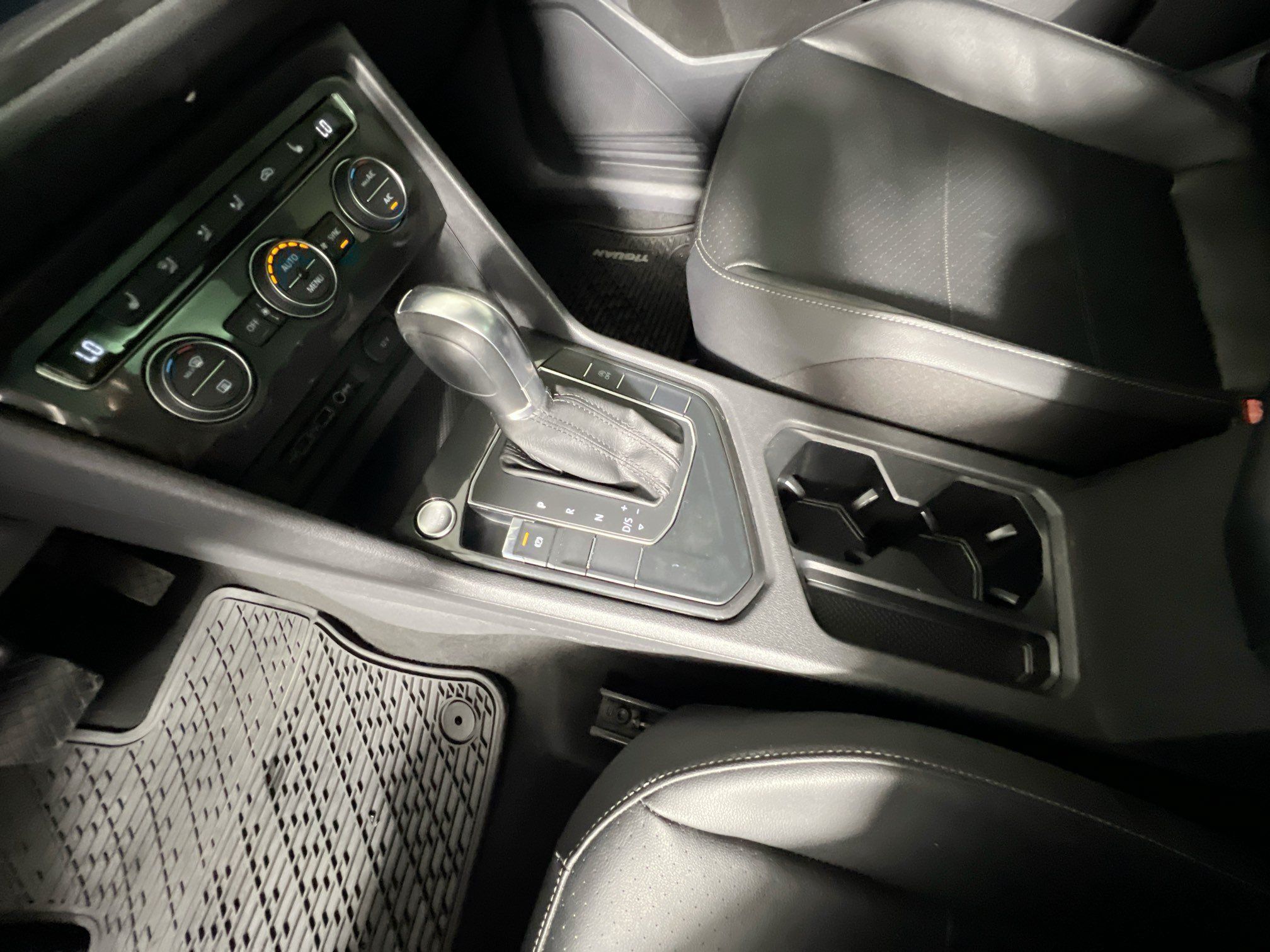 Used 2019 Volkswagen Tiguan SE w/ Panoramic Sunroof Package FWD image 25