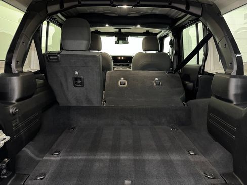 Used 2024 Jeep Wrangler Unlimited Sahara AWD/4WD image 34