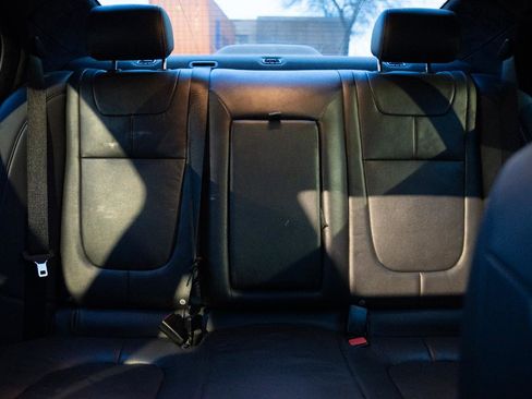 Used 2015 Jaguar XF Portfolio image 26