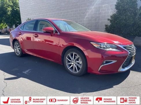Used 2017 Lexus ES 300h w/ Luxury Package FWD image 1
