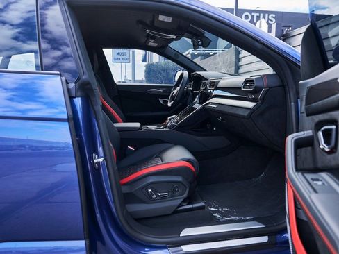 Used 2024 Lamborghini Urus Performante image 33