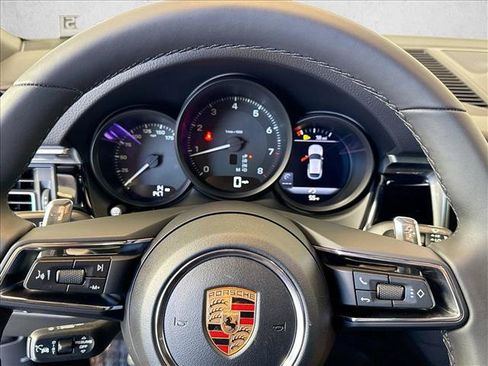 Used 2026 Porsche Macan AWD/4WD image 14