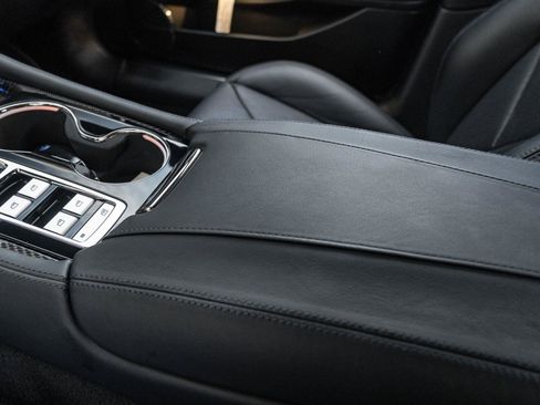 New 2025 Karma Revero Luxury RWD image 41