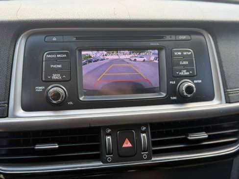 Used 2017 Kia Cadenza Technology FWD image 12