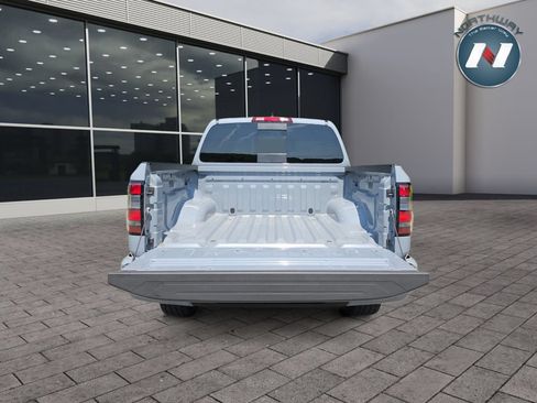 Used 2025 Nissan Frontier PRO-4X AWD/4WD image 14
