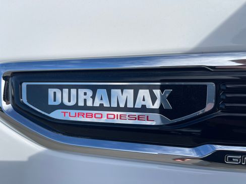 Used 2023 GMC Sierra 1500 Denali w/ Technology Package image 9