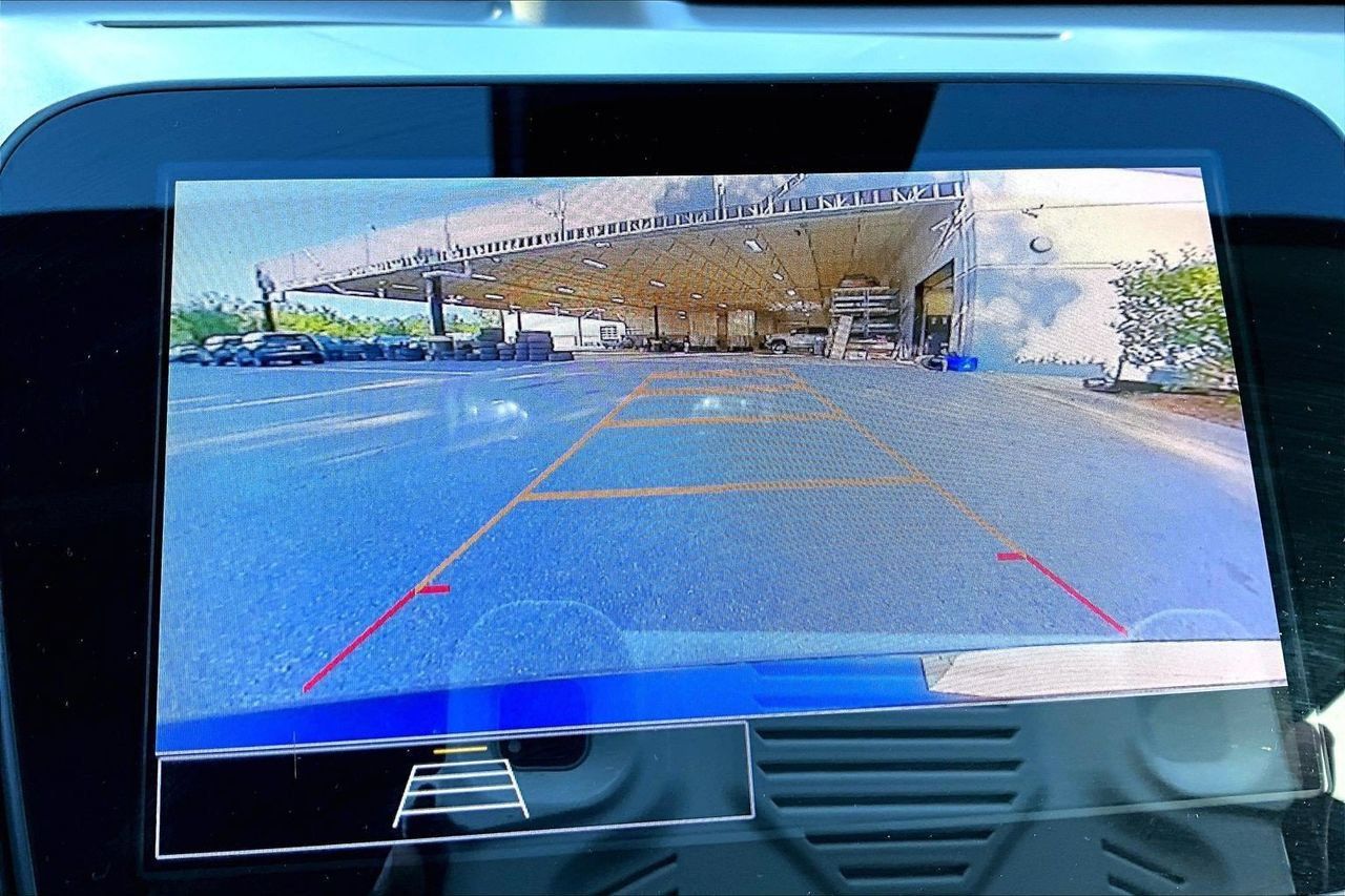 Used 2025 Chevrolet Malibu LT FWD image 12