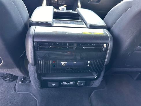 Used 2024 Jeep Wagoneer L 4WD image 27