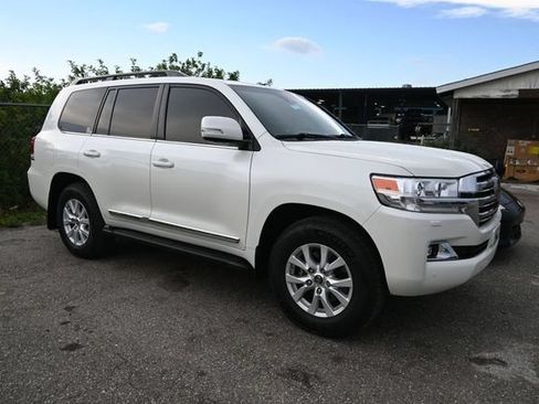 Used 2018 Toyota Land Cruiser AWD/4WD image 19