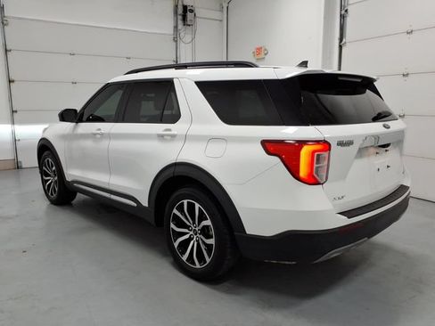 Used 2021 Ford Explorer XLT w/ Equipment Group 202A RWD image 5