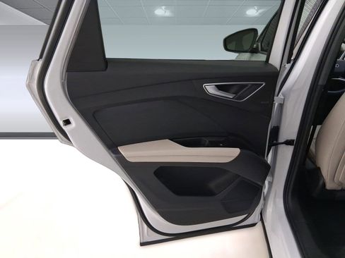 Certified 2023 Audi Q4 e-tron Prestige image 27