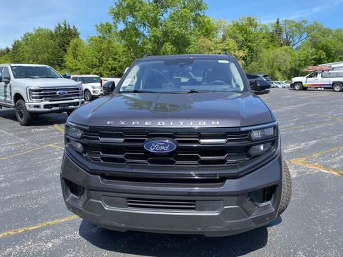 Used 2025 Ford Expedition Max Active AWD/4WD image 6