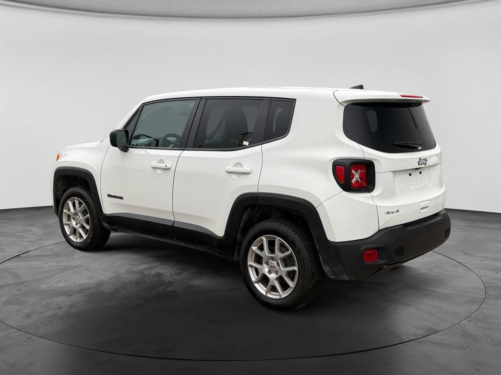 Used 2023 Jeep Renegade Latitude AWD/4WD image 7