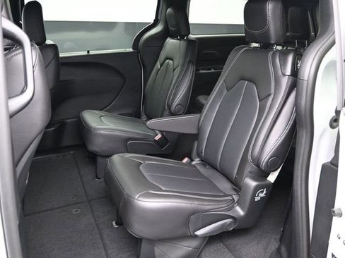New 2026 Chrysler Voyager LX image 25