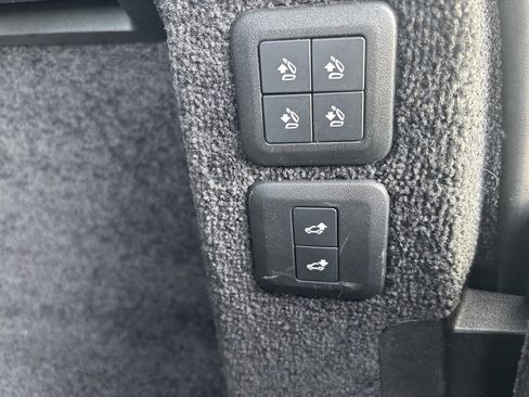 Used 2020 Land Rover Range Rover HSE image 18