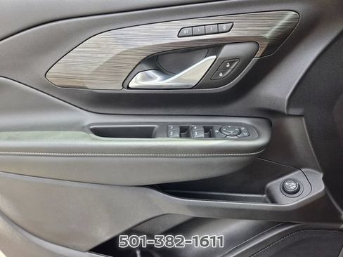 Used 2024 GMC Terrain SLT AWD/4WD image 33