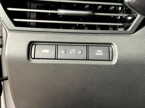 Certified 2024 Nissan Altima 2.5 SV FWD image 36