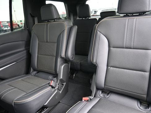 New 2026 Chevrolet Traverse High Country w/ LPO, Floor Liner Package AWD/4WD image 29