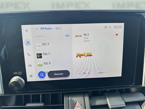 Used 2024 Toyota RAV4 SE image 17