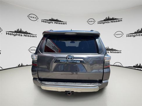 Used 2019 Toyota 4Runner TRD Off-Road Premium AWD/4WD image 4