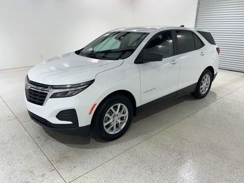Used 2023 Chevrolet Equinox LS w/ LS Convenience Package FWD image 1