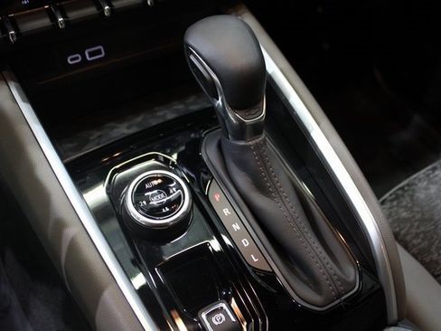 Used 2024 Chevrolet Colorado ZR2 w/ Technology Package image 14