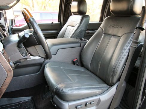 Used 2015 Ford F350 Platinum image 25