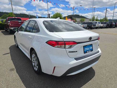 Used 2020 Toyota Corolla LE w/ Carpet Mat Package (TMS) FWD image 3