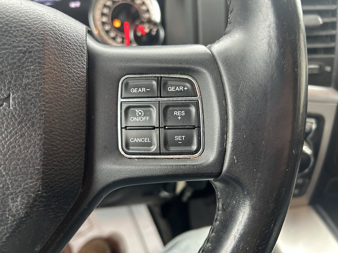 Used 2016 RAM 1500 SLT AWD/4WD image 17