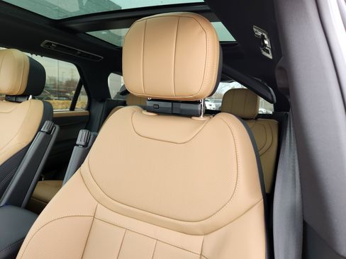 New 2026 Land Rover Range Rover Sport Dynamic SE image 9