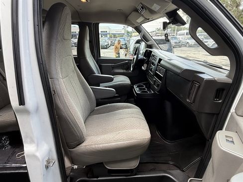 Used 2020 Chevrolet Express 3500 LT w/ LT Preferred Equipment Group RWD image 19