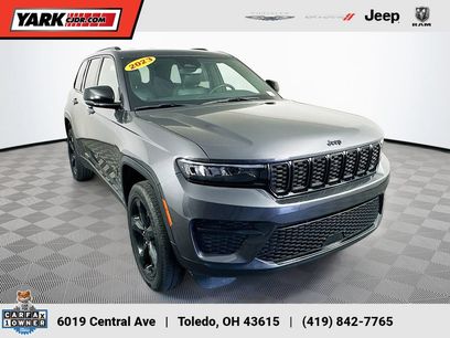 Used 2023 Jeep Grand Cherokee Altitude