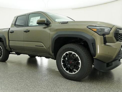 New 2026 Toyota Tacoma TRD Off-Road AWD/4WD image 17